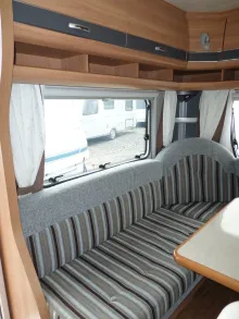 Fahrzeugbild Hobby De Luxe 560 CFE Nr. 16 - franz. Bett, RSG #9
