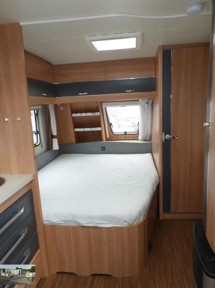 Fahrzeugbild Hobby De Luxe 560 CFE Nr. 16 - franz. Bett, RSG #18