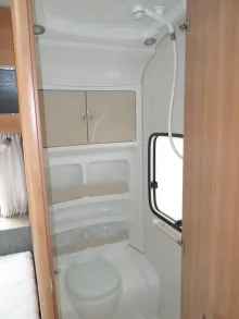 Fahrzeugbild Hobby De Luxe 560 CFE Nr. 16 - franz. Bett, RSG #25