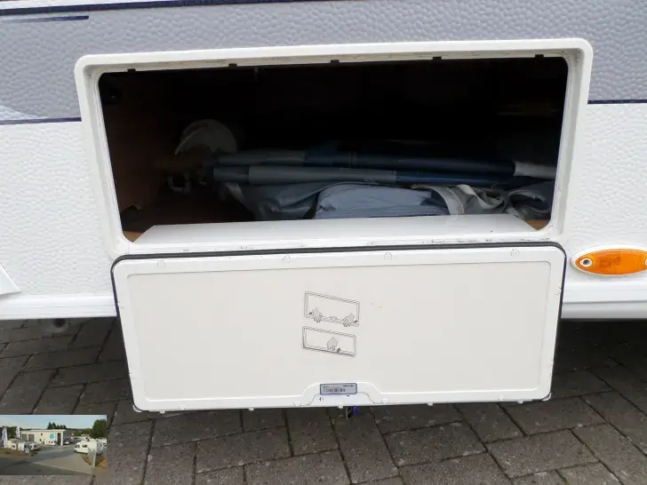 Fahrzeugbild Hobby De Luxe 560 CFE Nr. 16 - franz. Bett, RSG #34