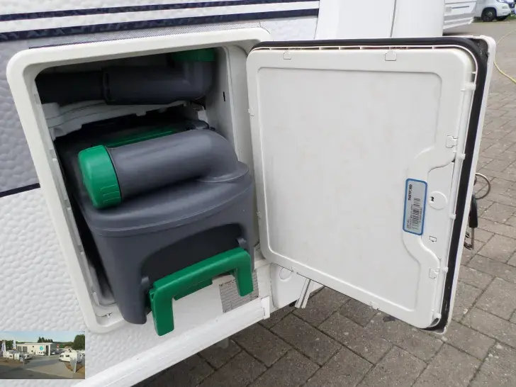 Fahrzeugbild Hobby De Luxe 560 CFE Nr. 16 - franz. Bett, RSG #35