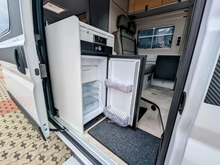 Fahrzeugbild Hymer Camper Van Yosemite 180 PS AUTOMATIK, NAVI u.v.m. #12