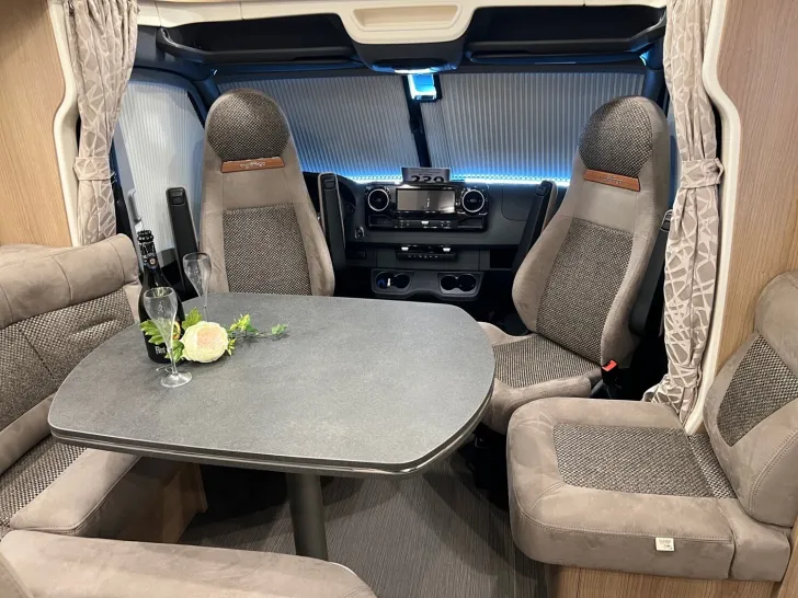 Fahrzeugbild Carthago C1-tourer T 143 KB LE comfort Mercedes (230) #11
