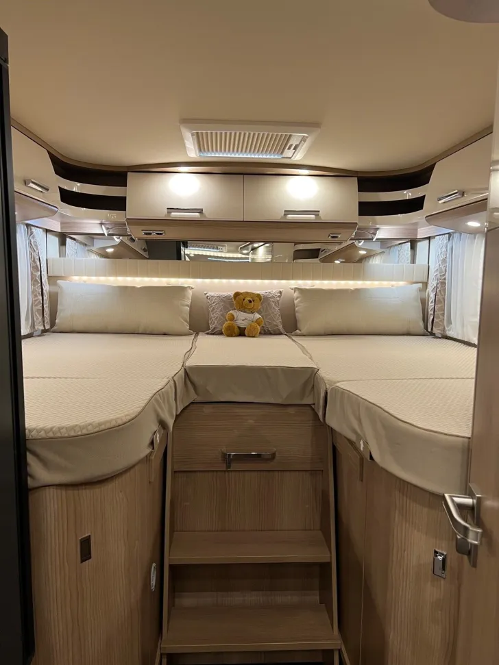 Fahrzeugbild Carthago C1-tourer T 143 KB LE comfort Mercedes (230) #18