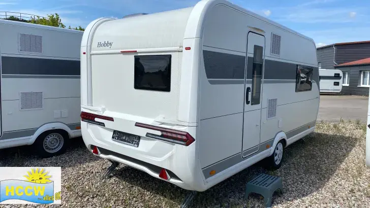 Schräg Hinten Hobby De Luxe 460 SFf Auflastung 1.500 kg