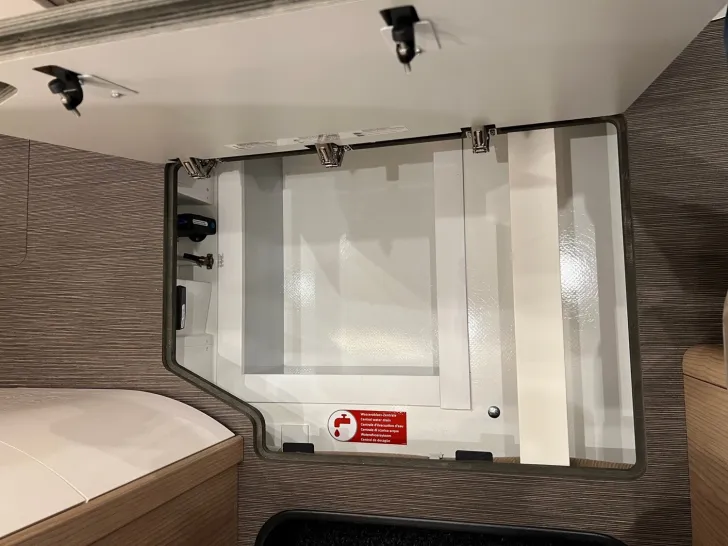 Fahrzeugbild Carthago C1-tourer T 143 KB LE comfort Mercedes (230) #24