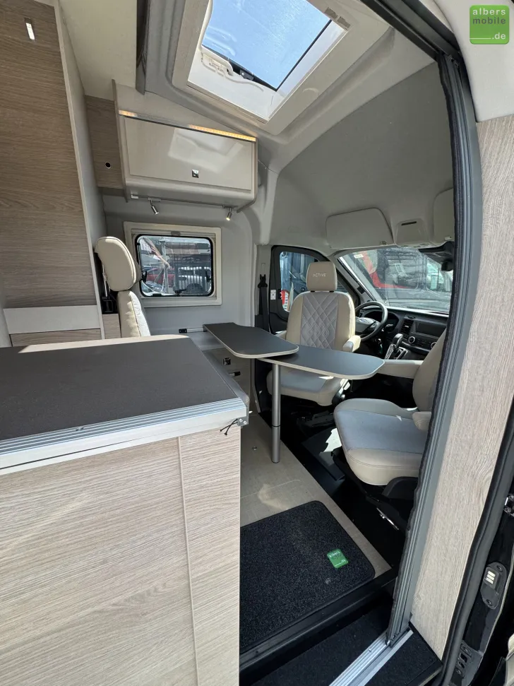 Fahrzeugbild Bürstner Lineo C 590 Active Automatik Bi-Xenon 170PS #8