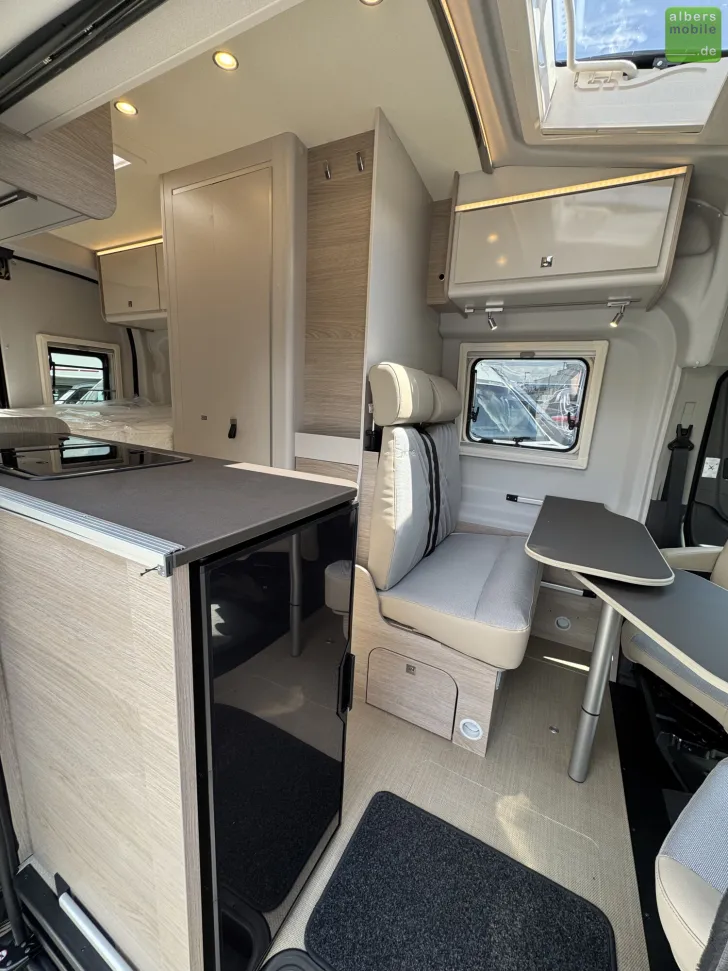 Fahrzeugbild Bürstner Lineo C 590 Active Automatik Bi-Xenon 170PS #9