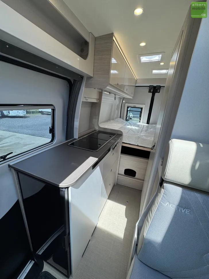 Fahrzeugbild Bürstner Lineo C 590 Active Automatik Bi-Xenon 170PS #13