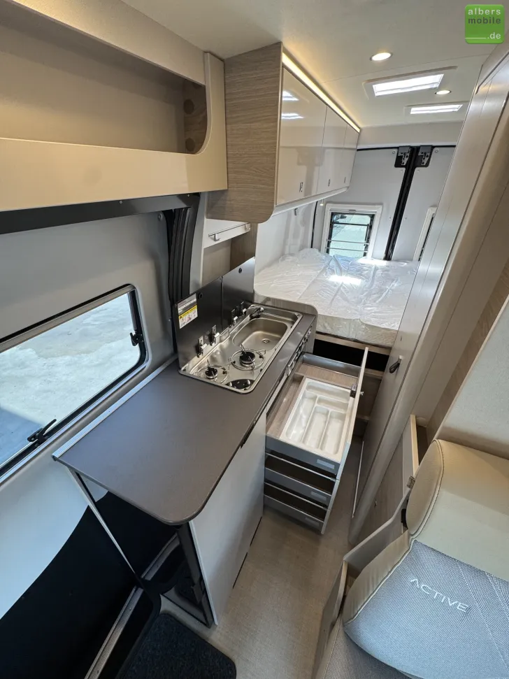 Fahrzeugbild Bürstner Lineo C 590 Active Automatik Bi-Xenon 170PS #14