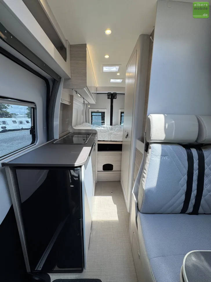 Fahrzeugbild Bürstner Lineo C 590 Active Automatik Bi-Xenon 170PS #16