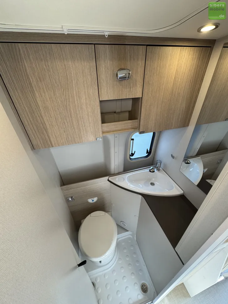 Fahrzeugbild Bürstner Lineo C 590 Active Automatik Bi-Xenon 170PS #19