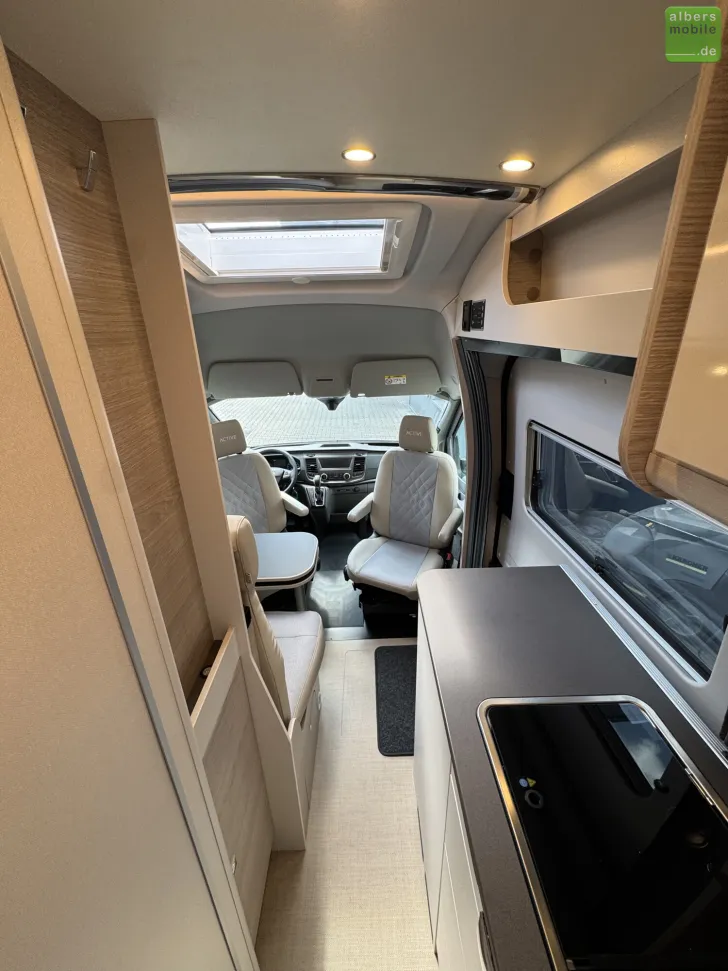 Fahrzeugbild Bürstner Lineo C 590 Active Automatik Bi-Xenon 170PS #24