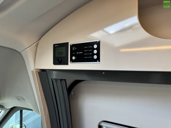 Fahrzeugbild Bürstner Lineo C 590 Active Automatik Bi-Xenon 170PS #26