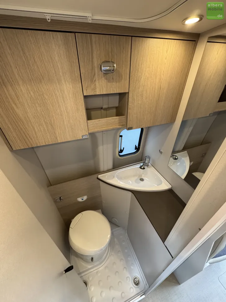 Fahrzeugbild Bürstner Lineo C 590 Automatik - Jetzt 16.790Euro sparen! #18