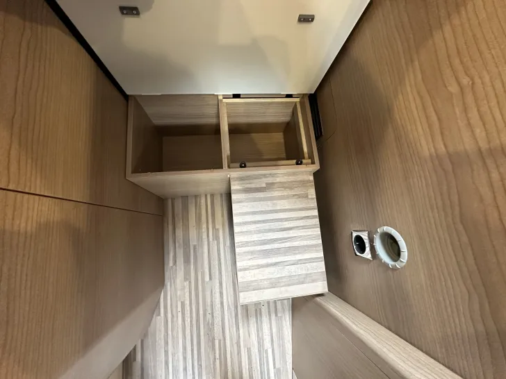 Fahrzeugbild Malibu Van First Class - Two Rooms 640 LE RB #25