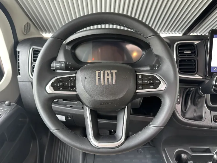 Fahrzeugbild Malibu Van First Class - Two Rooms 640 LE RB #34