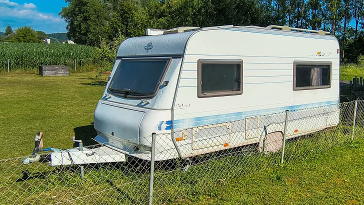 Fahrzeugbild Hobby De Luxe 440 SF #1