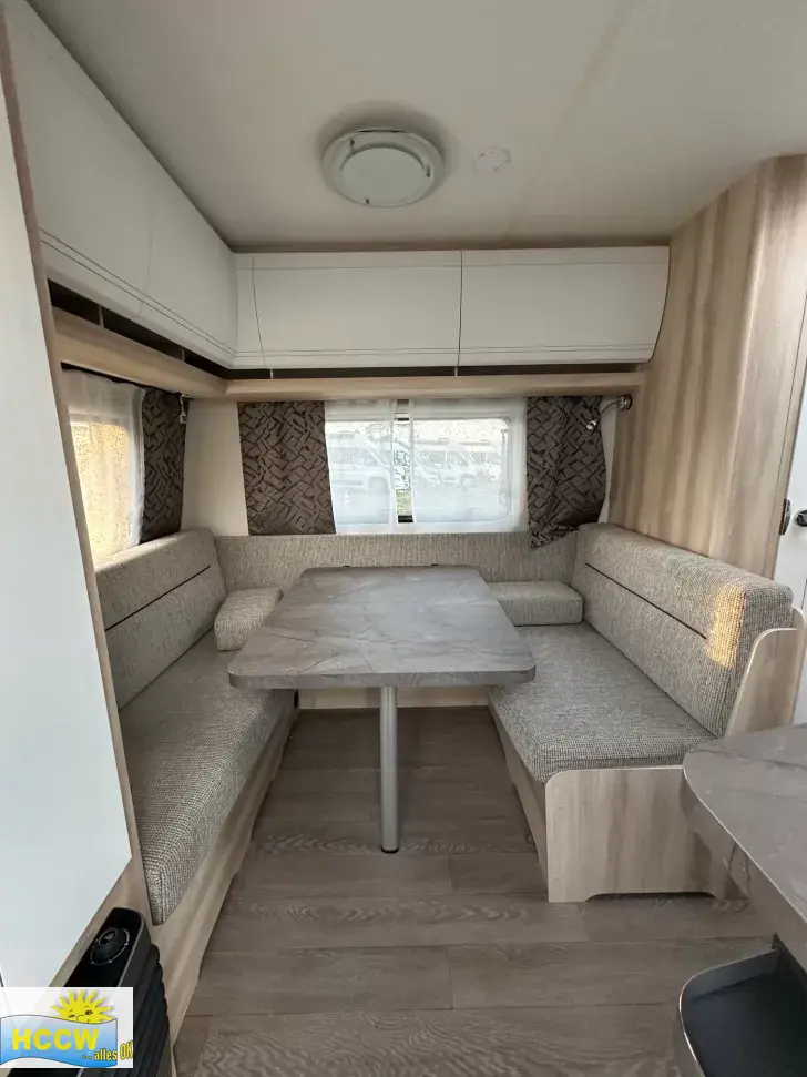 Fahrzeugbild Hobby De Luxe 440 SF #6