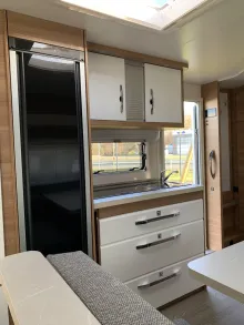 Fahrzeugbild Hobby De Luxe 560 KMFe Modell 2023 #7