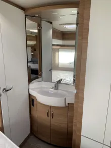 Fahrzeugbild Hobby De Luxe 560 KMFe Modell 2023 #10