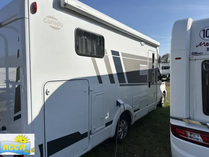 Schräg Hinten Carado T 338 EDITION24 Ford Chassis mit Automatik