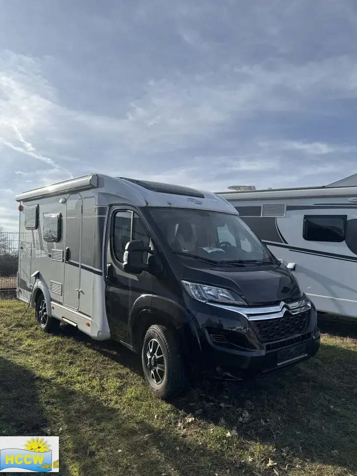 Schräg Vorne Carado VAN V132 Pro SAT & TV / Radio, Navi, RFK /