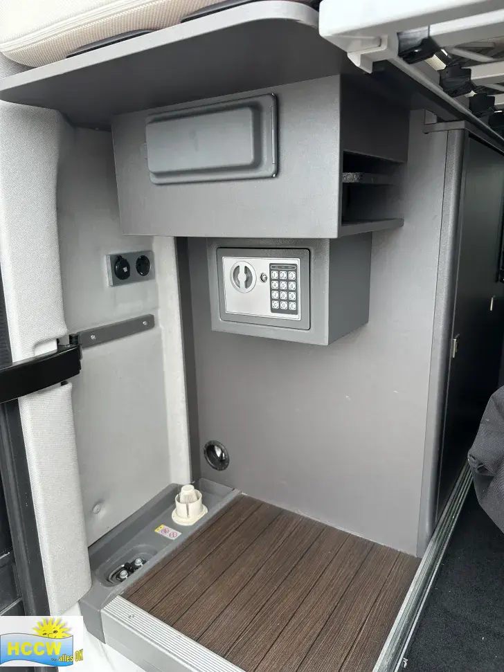 Fahrzeugbild VW Grand California 680 Solar 230V, Luftfederung,  SAT #13
