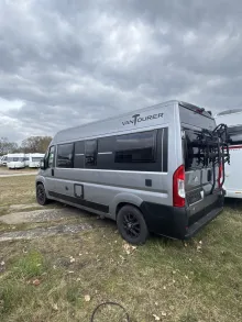 Schräg Hinten VanTourer 600 L 165 PS, Bugausbau mit Fenster