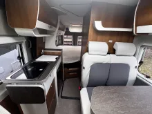 Sicht vorne-hinten VanTourer 600 L 165 PS, Bugausbau mit Fenster