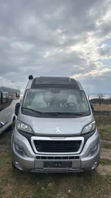 Frontal Vorne VanTourer 600 L 165 PS, Bugausbau mit Fenster