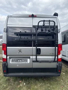 Frontal Hinten VanTourer 600 L 165 PS, Bugausbau mit Fenster