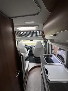 Sicht vorne-hinten VanTourer 600 L 165 PS, Bugausbau mit Fenster