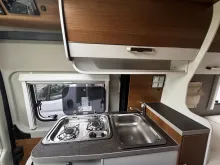 Küchen VanTourer 600 L 165 PS, Bugausbau mit Fenster