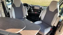 Weitere Sitzgruppe VanTourer 600 L 165 PS, Bugausbau mit Fenster
