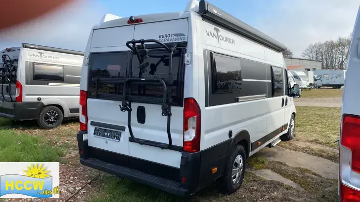 Schräg Hinten VanTourer 630 L mit Aufstelldach