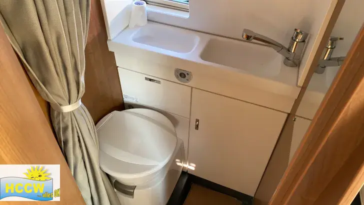 Toilette VanTourer 630 L mit Aufstelldach