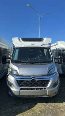 Frontal Vorne Carado T 447 Pro + / 165 PS + Hubbett