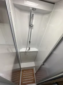 Ohne Titel Carado T 447 Pro + / 165 PS + Hubbett