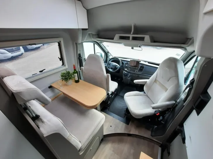 Fahrzeugbild LMC Innovan 590 #11