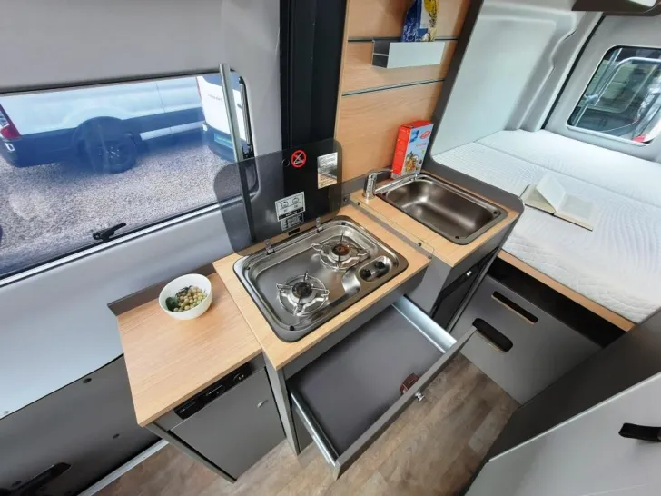 Fahrzeugbild LMC Innovan 590 #14