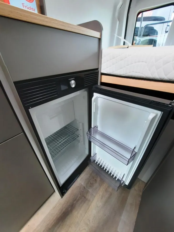 Fahrzeugbild LMC Innovan 590 #15