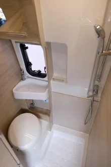 Fahrzeugbild Forster V 636 EB Vantasy mit Lithiumbatterie & Markise! #9