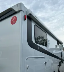 Fahrzeugbild Laika Kosmo L 409 #14