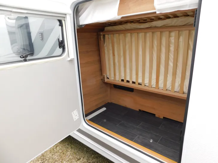 Fahrzeugbild Tabbert Da Vinci 500 KD Außenklappe Stockbett + 2T Achse #6