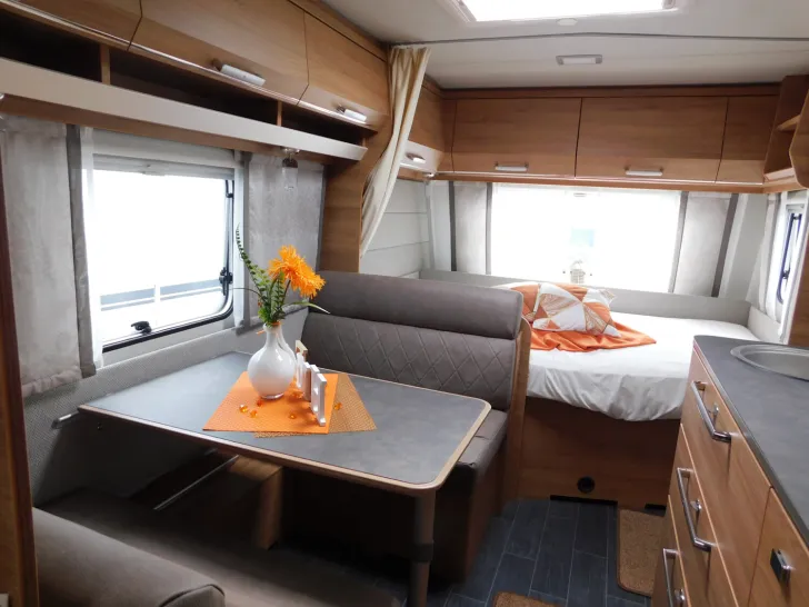 Fahrzeugbild Tabbert Da Vinci 500 KD Außenklappe Stockbett + 2T Achse #9