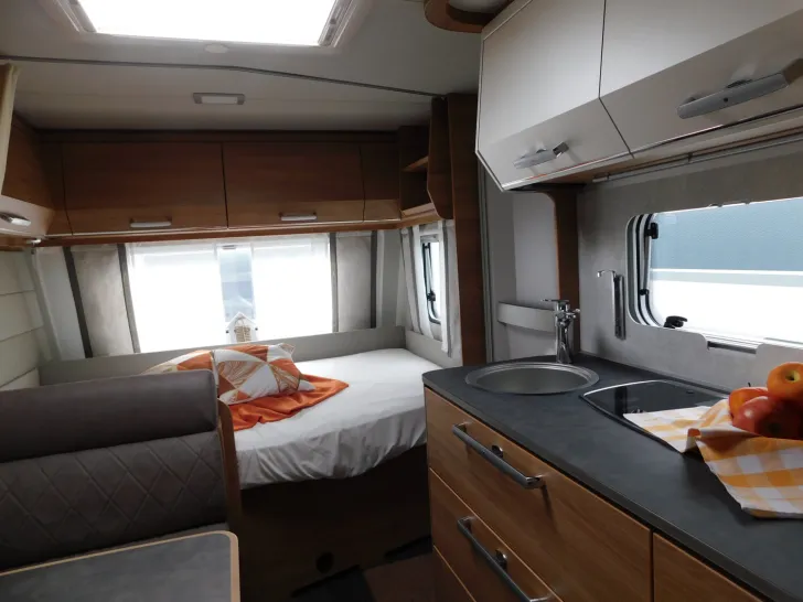 Fahrzeugbild Tabbert Da Vinci 500 KD Außenklappe Stockbett + 2T Achse #10
