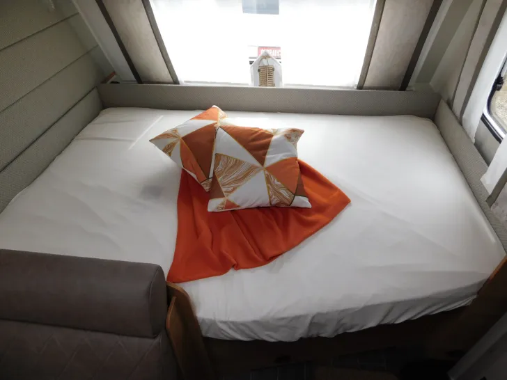 Fahrzeugbild Tabbert Da Vinci 500 KD Außenklappe Stockbett + 2T Achse #11