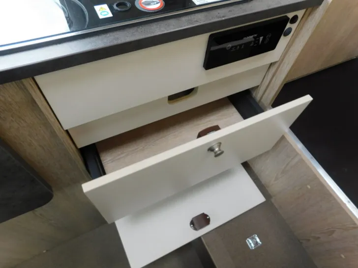 Fahrzeugbild Pössl Vario 545 Citroen 165 PS H-Line, All-in-Paket uvm. #26