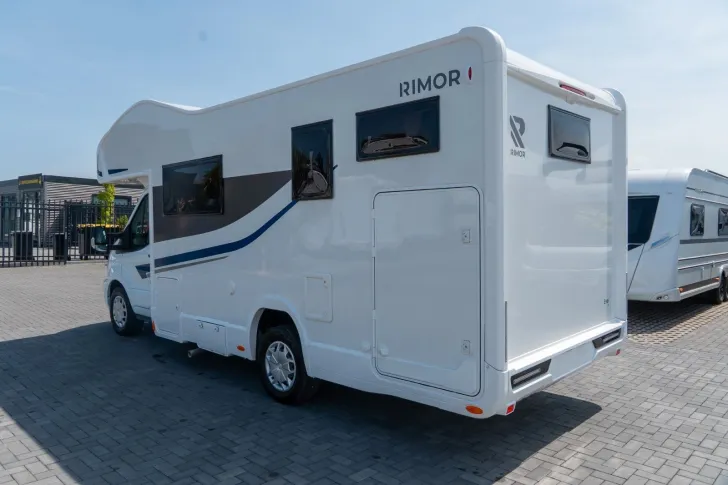Fahrzeugbild Rimor Evo 5 *5 Personen*Bronze Paket*Truma C6*ISOFIX* #3